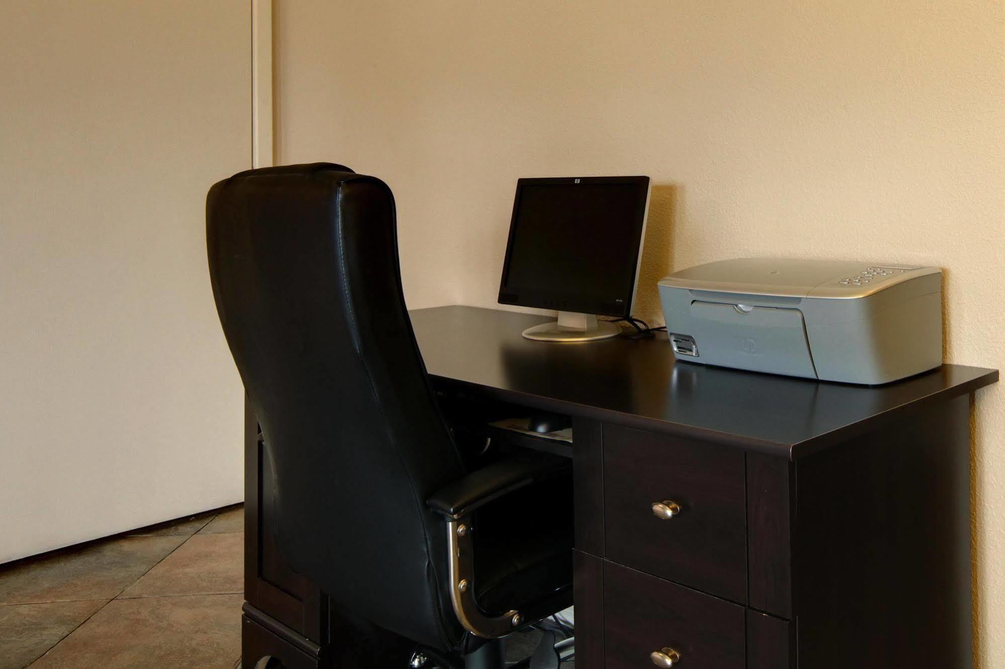 Americas Best Value Inn And Suites Desoto Dış mekan fotoğraf
